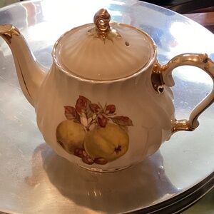 VINTAGE SADLER PEARS & PINEAPPLE GOLD TRIMMED FINE CHINA TEAPOT